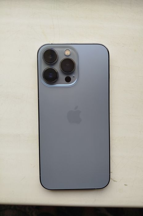 iPhone 13pro blue rangli