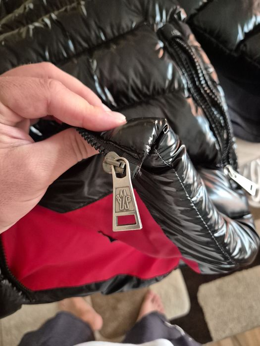 Geaca MONCLER negru lucios nr3 M