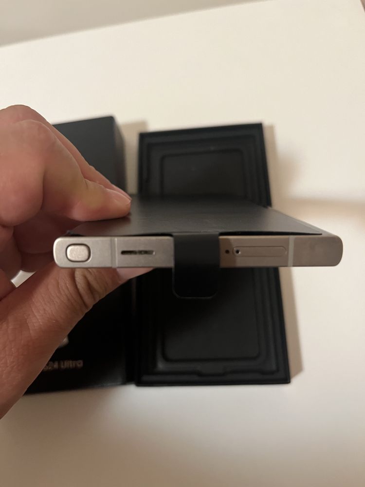 Samsung S24 ultra 256GB НОВ
