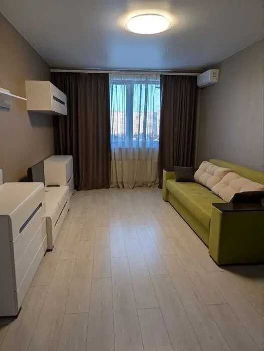 Двустаен имот в кв.Света Троица