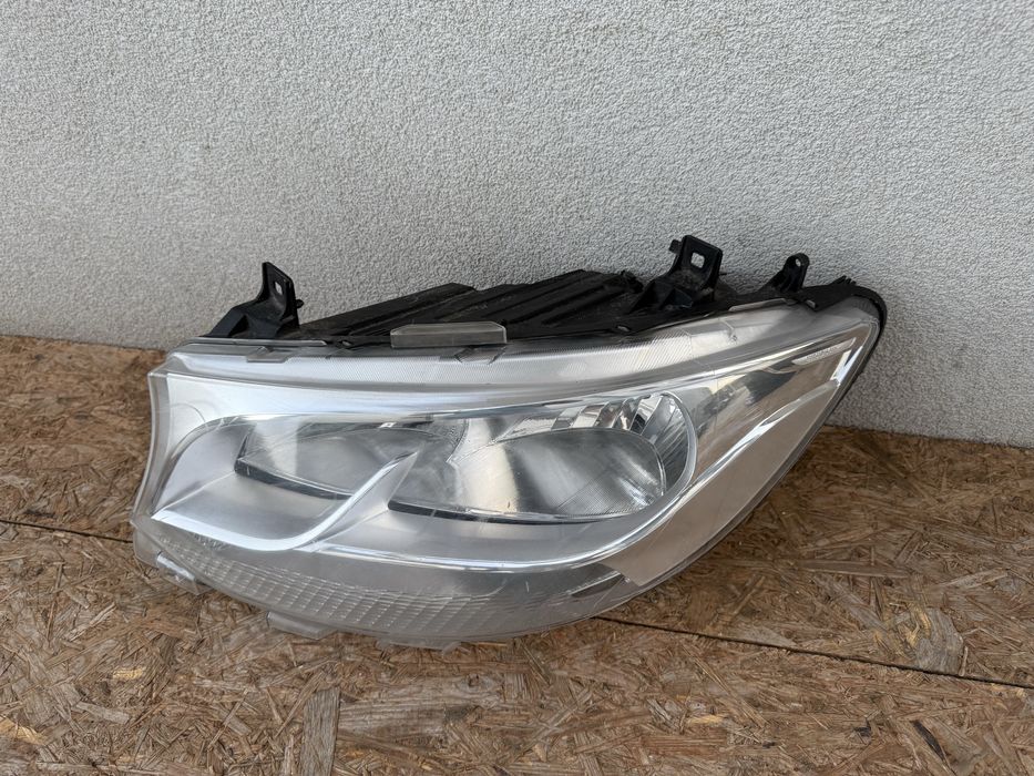 Far stanga Mercedes Sprinter W907 W910 halogen Original Europa