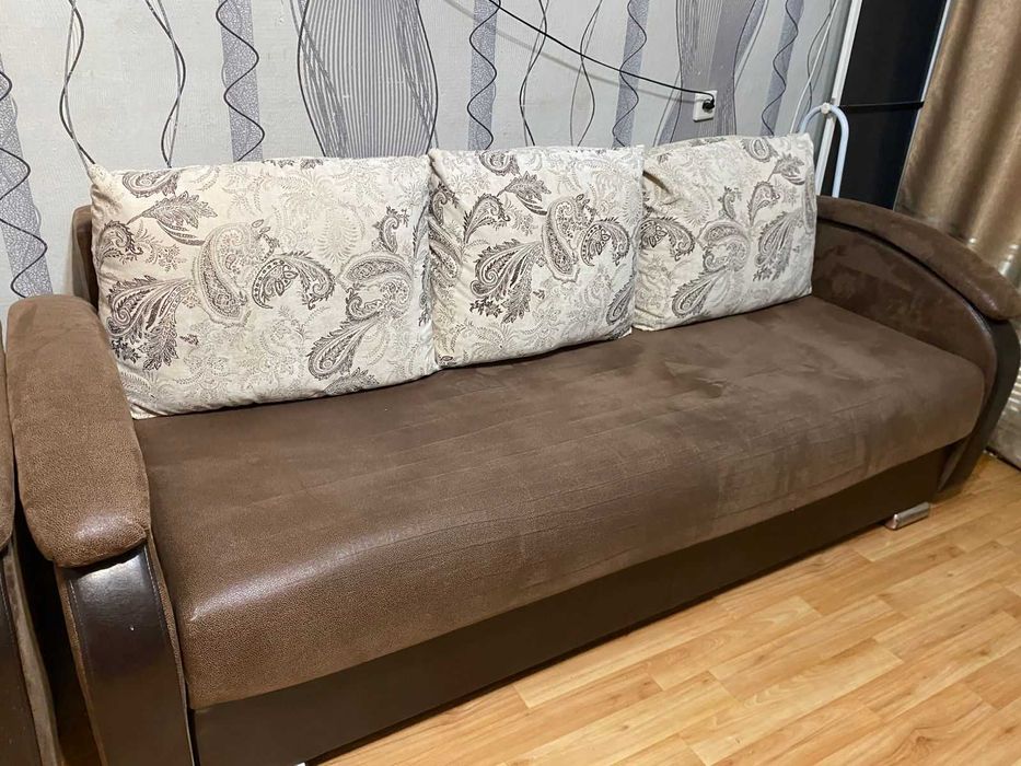 Продам диван с креслом
