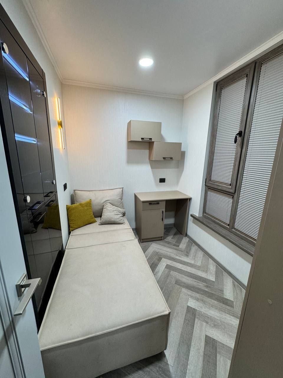 Продается 3в4 ком квартира на ул.Мукими, ор-р: метро Новза, 70 м2