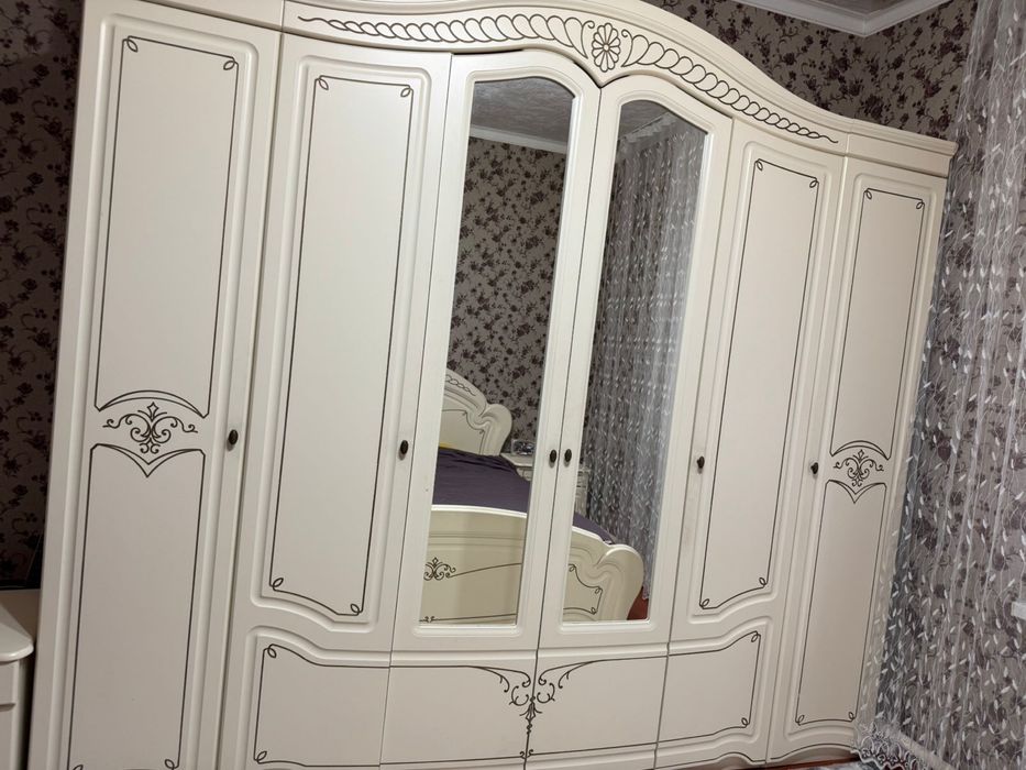 Спальный гарнитур