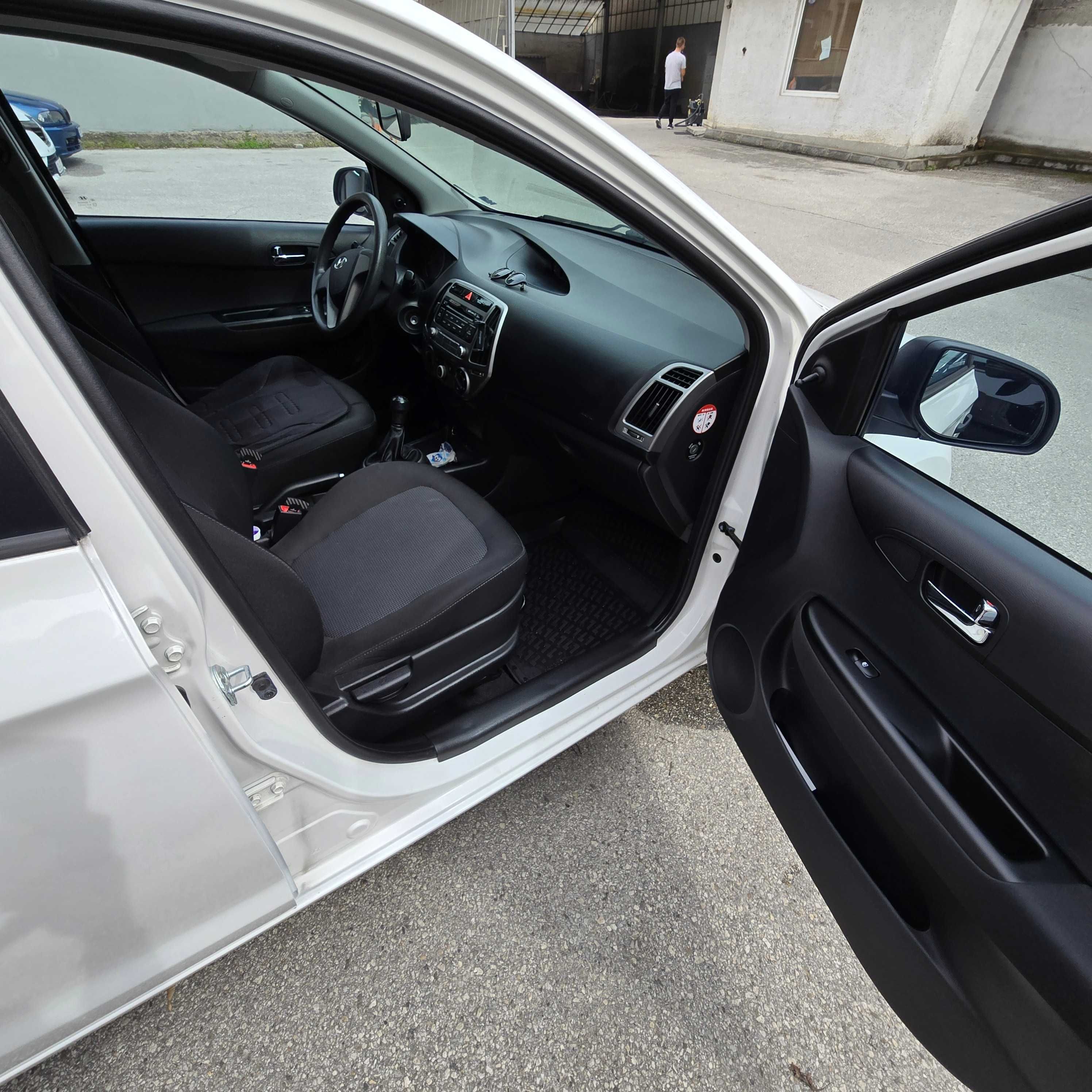 Hyundai I20 1.2 Бензин 2014 г. Android Auto
