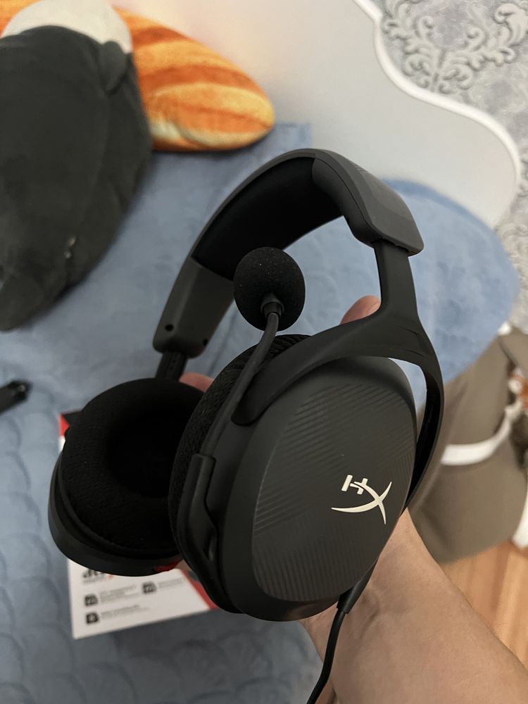 Hyper X cloud stinger 2 , logitech g102