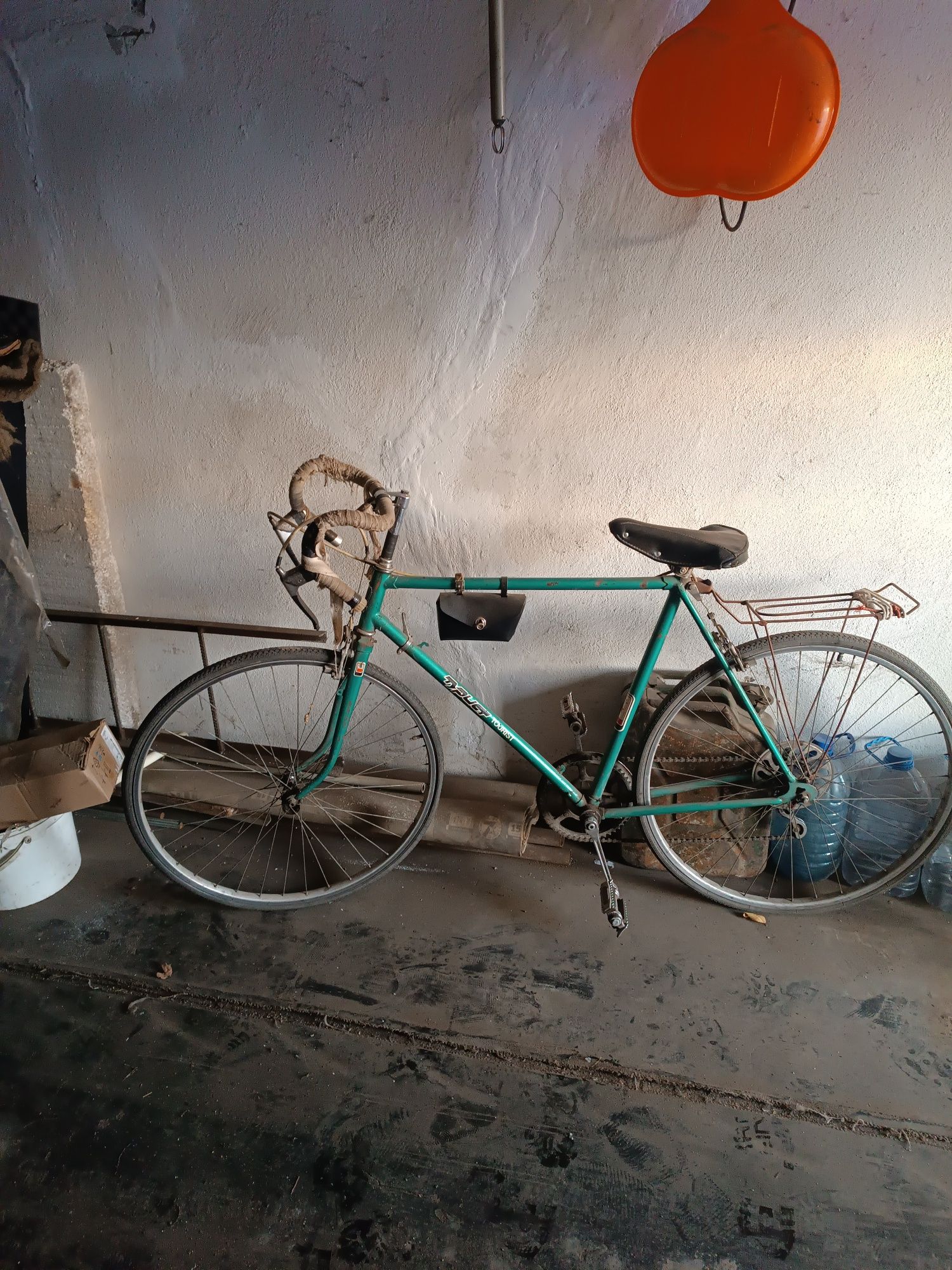 Велосипед турист зелёного цвета