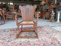 Уникалено старинно Рицарско дървено кресло Трон с дърворезба Герб