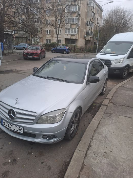Vând Mercedes Benz c clase