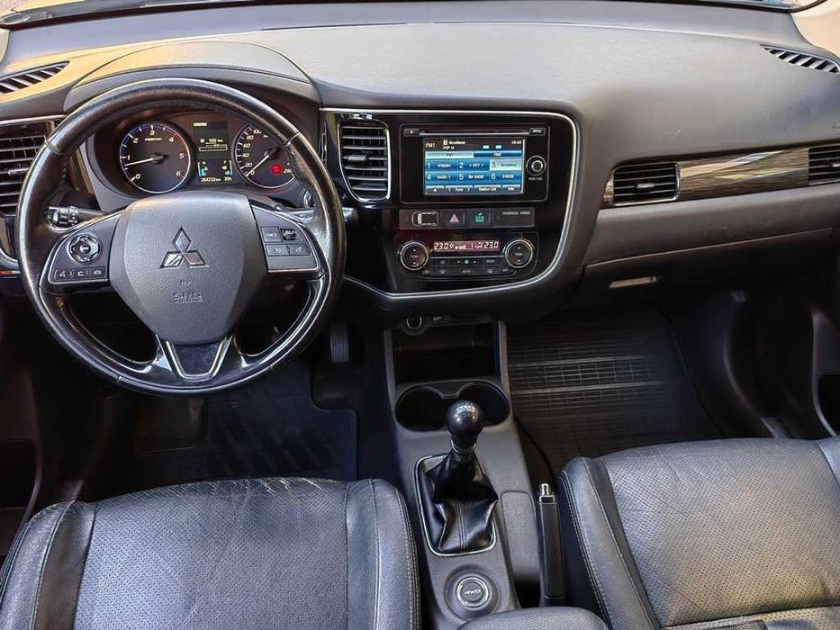 Mitsubishi Outlander 2.2D 4WD Сервизна история* Един собств.* 7-местен