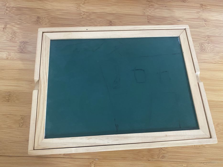 Магнитна занимателна дъска