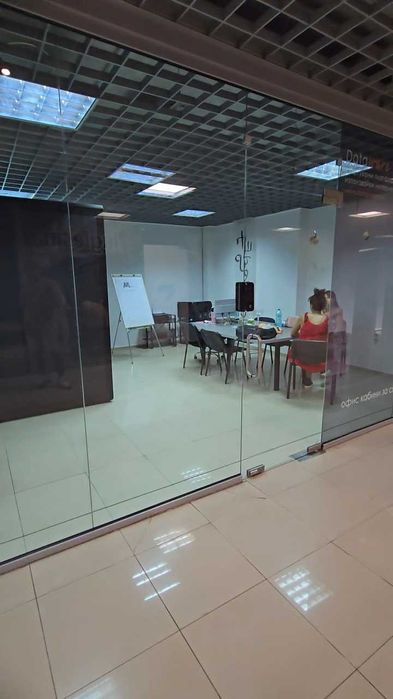 Магазин/офис под наем в център на Пловдив