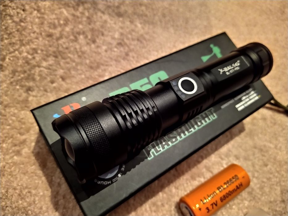 Lanterna Super Bright led XHP P50 (20W și 3000 Lumeni Acumulator 26650