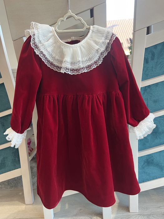 Rochita rosie catifea si dantela 4-5 ani