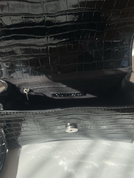 Дамска черна чанта