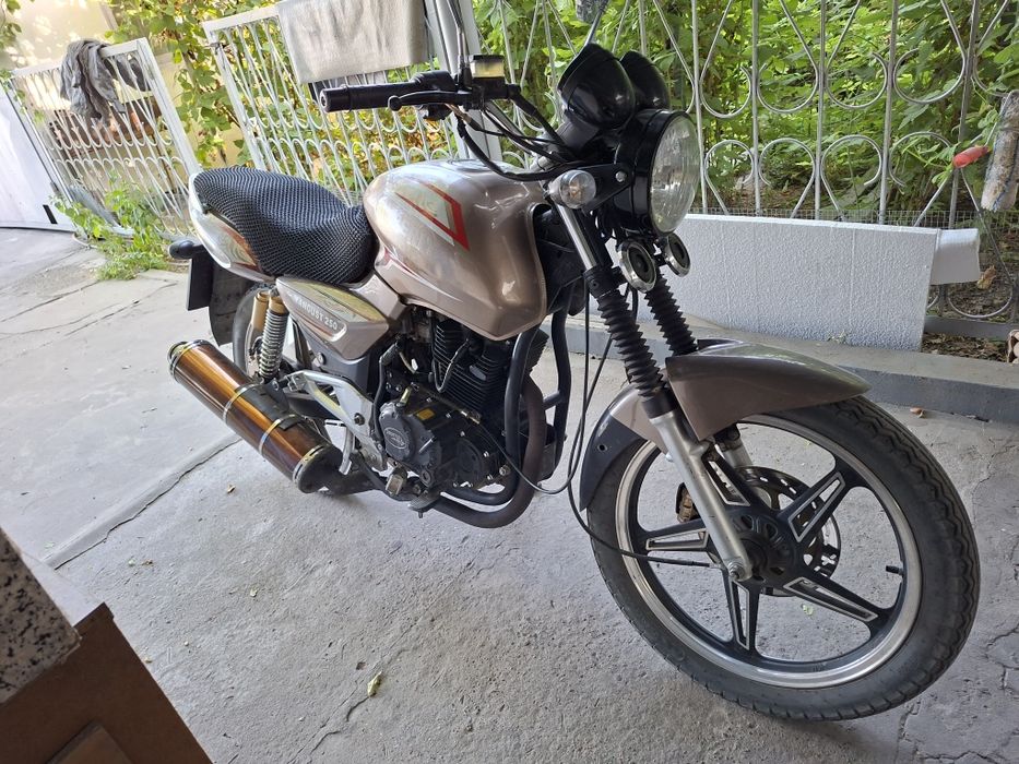 Продаю мотоцикл imperiya moto racer
YX250-C5B 
С постановкой на учёт с