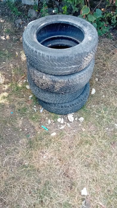 Vand anvelope mana a doua opel agila 195 /60