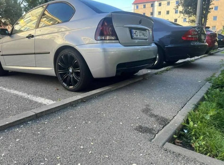 Vând BMW E 46 seria 3, motor 1.8,Cp.120,an.2003, fără IT și asigurarea