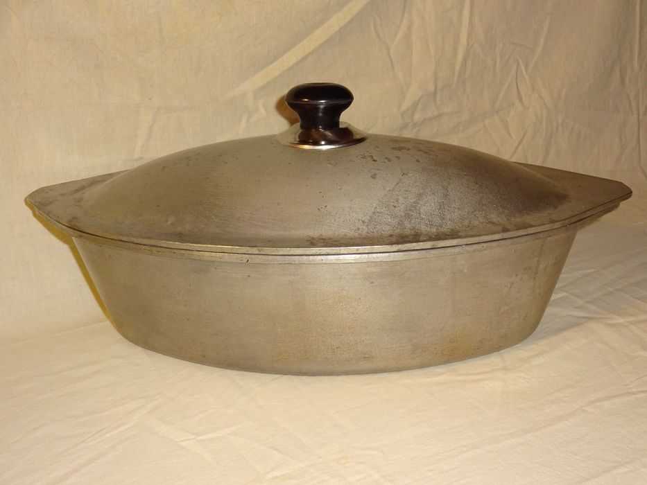 Казан бытовой (СССР) продам.