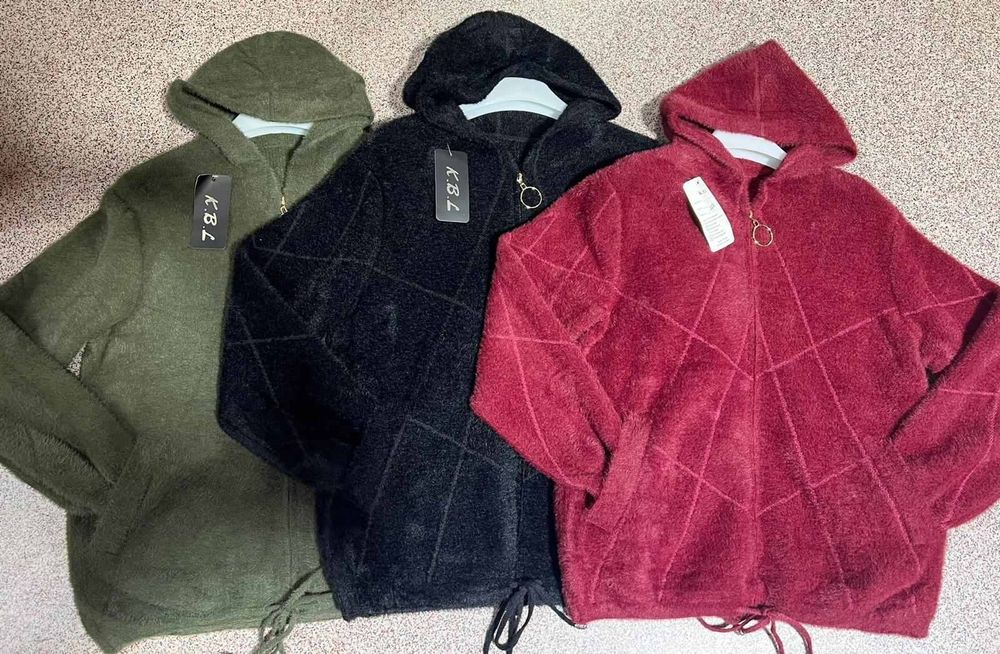 Дамска жилетка нова с цип и качулка