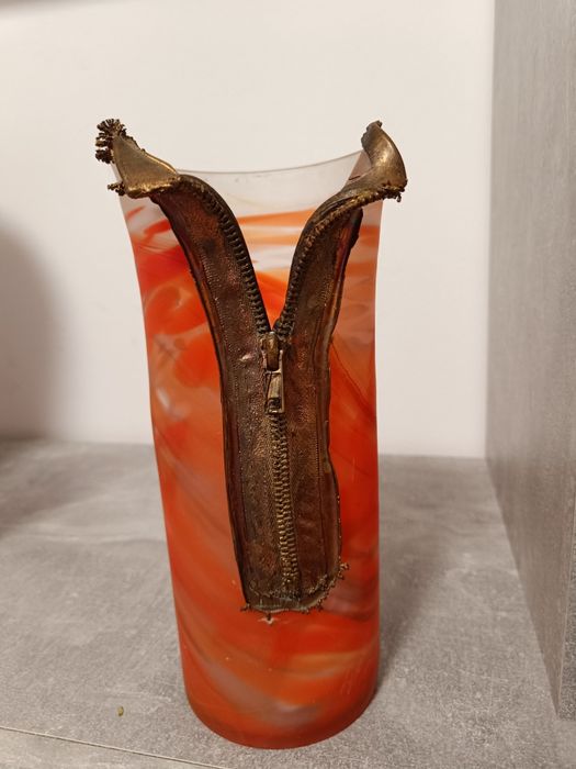 Vaza din sticlă tratată