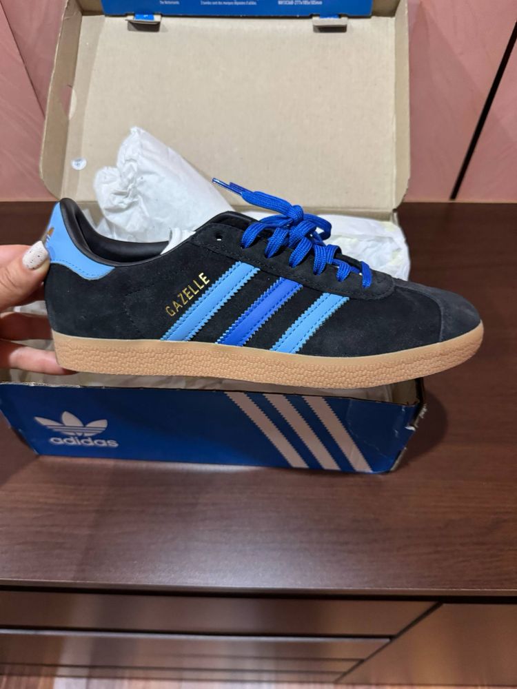 Маратонки Adidas