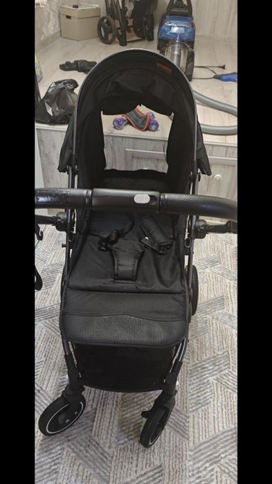 Продается коляска 
в1, состояние отличное, чистая, пользовались аккур