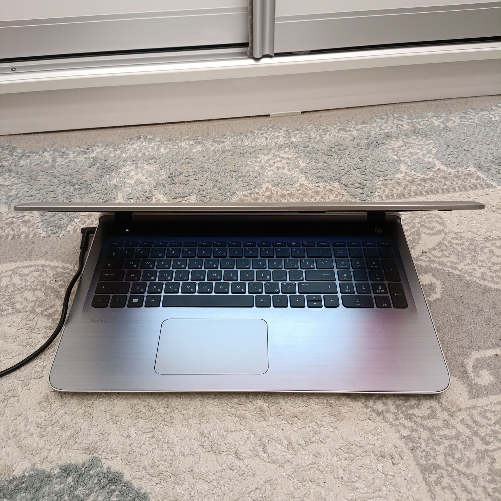 HP Pavilion 15/Intel Core i3-6100U/SSD-128GB/ОЗУ-8GB/Windows 10 Pro