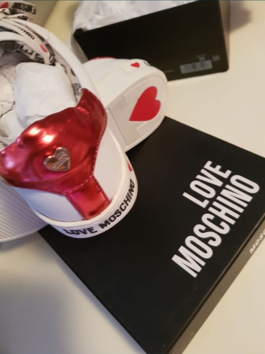 Sneakersi adidasi Moschino