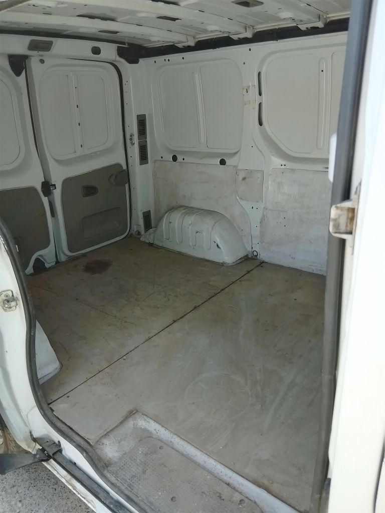 Vând Renault Trafic