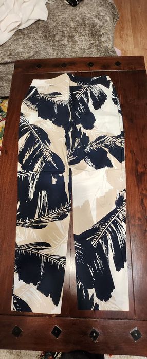 Pantaloni damă Zara