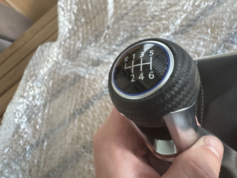 Schimbator golf 7 R original nou cu un mic defect.