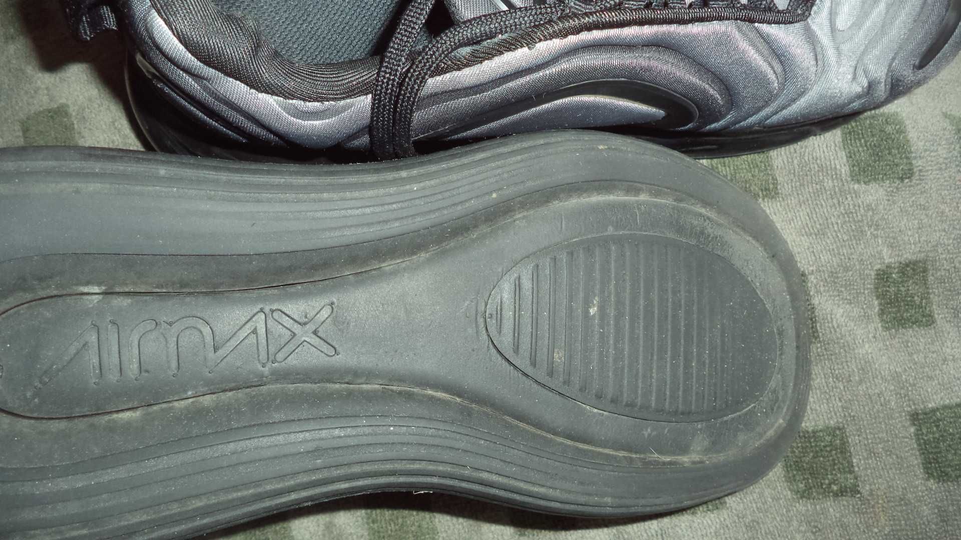 Продавам малко използвани дамски маратонки Nike -39 номер