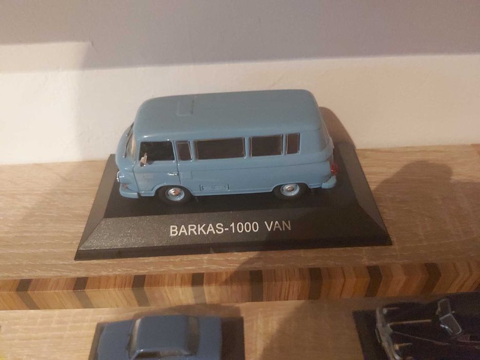 Macheta metalica realizata la scara 1/43 model Barkas 1000 Van