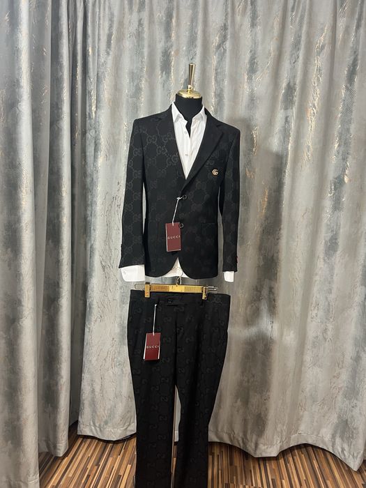 Costum  elegant Gucci