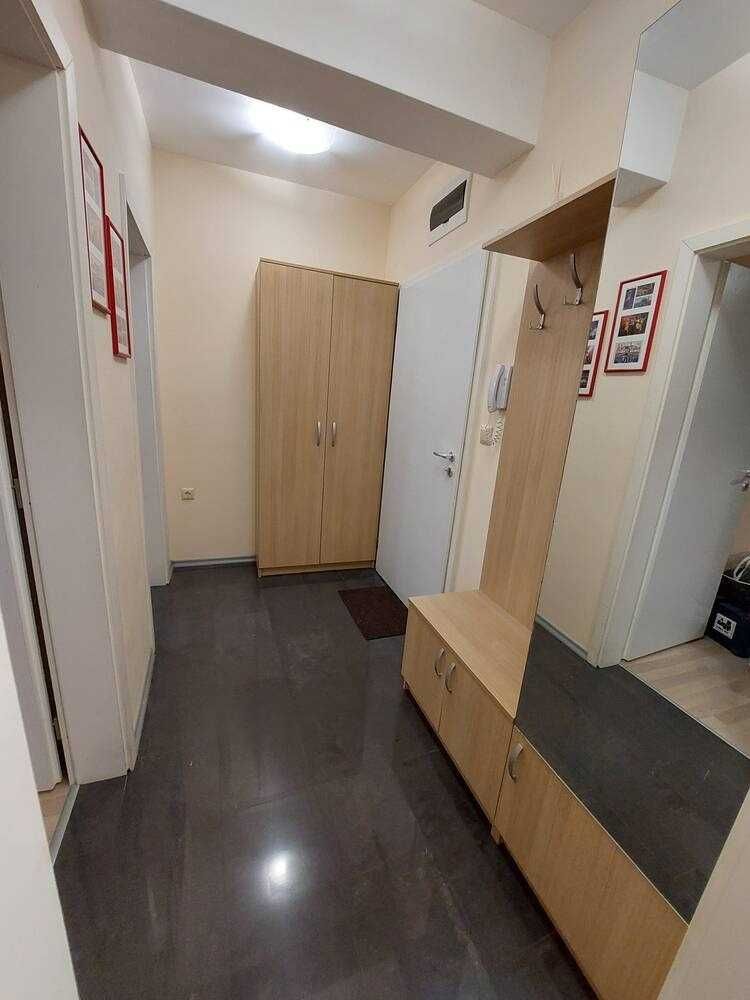 Дава се под наем Двустаен апартамент в Бургас, Изгрев - 60 кв.м за 500 € - Снимка #1
