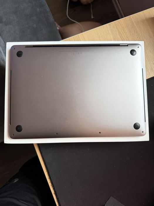 MacBook Pro 13” (2017) с Touch Bar
