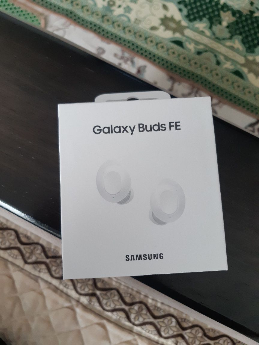 Продается новый наушник Galaxy Buds