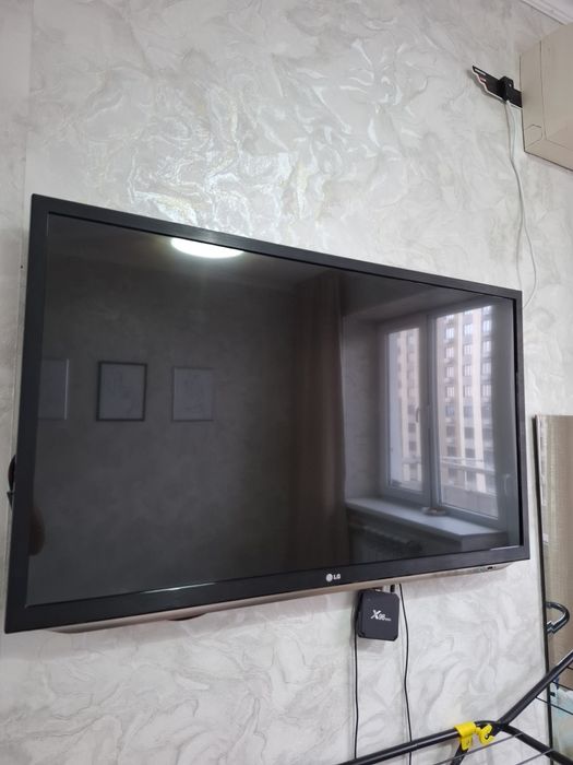 Продам телевизор диагональ 108