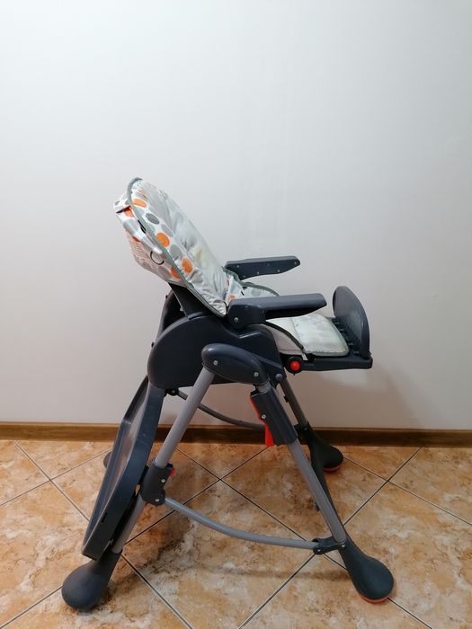 Scaun pentru servit masa bebeluș