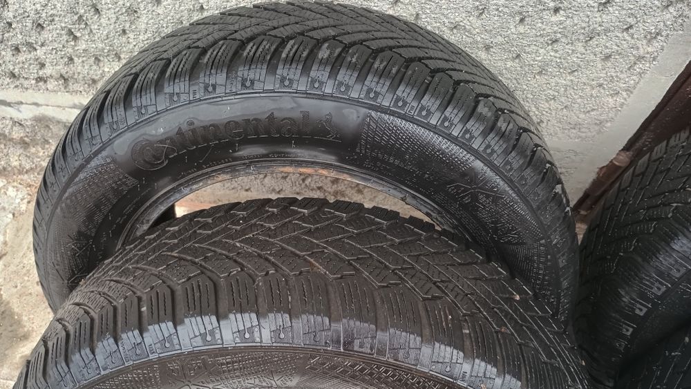 Зимни гуми CONTINENTAL 195/65/15' - 4 бр.