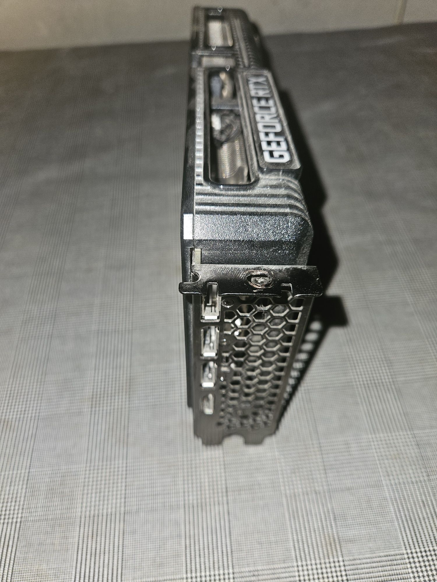 Видеокарта Palit GeForce RTX 3060 12GB - почти неизползвана