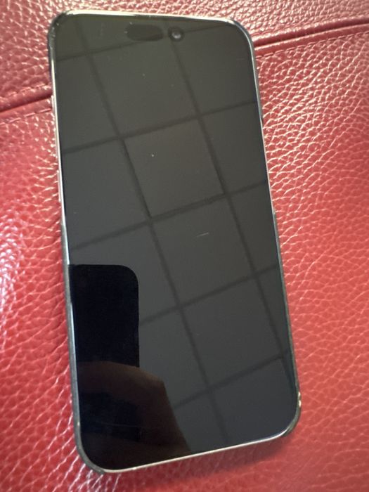 Iphone 15 PRO, 256 GB, бял + калъф