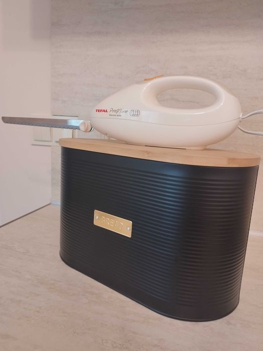 Електрически нож Tefal 8523.31 с елегантна кутия за хляб в комплект