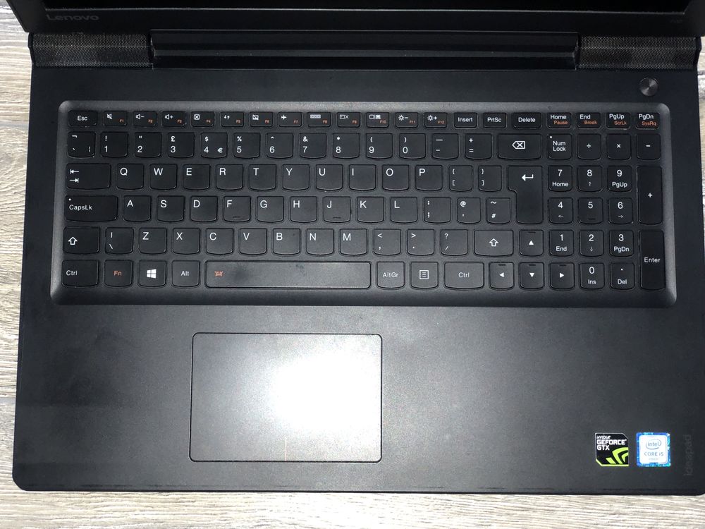 Laptop Lenovo IDEA PAD 700