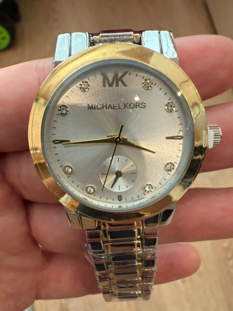 Часовник Michael Kors