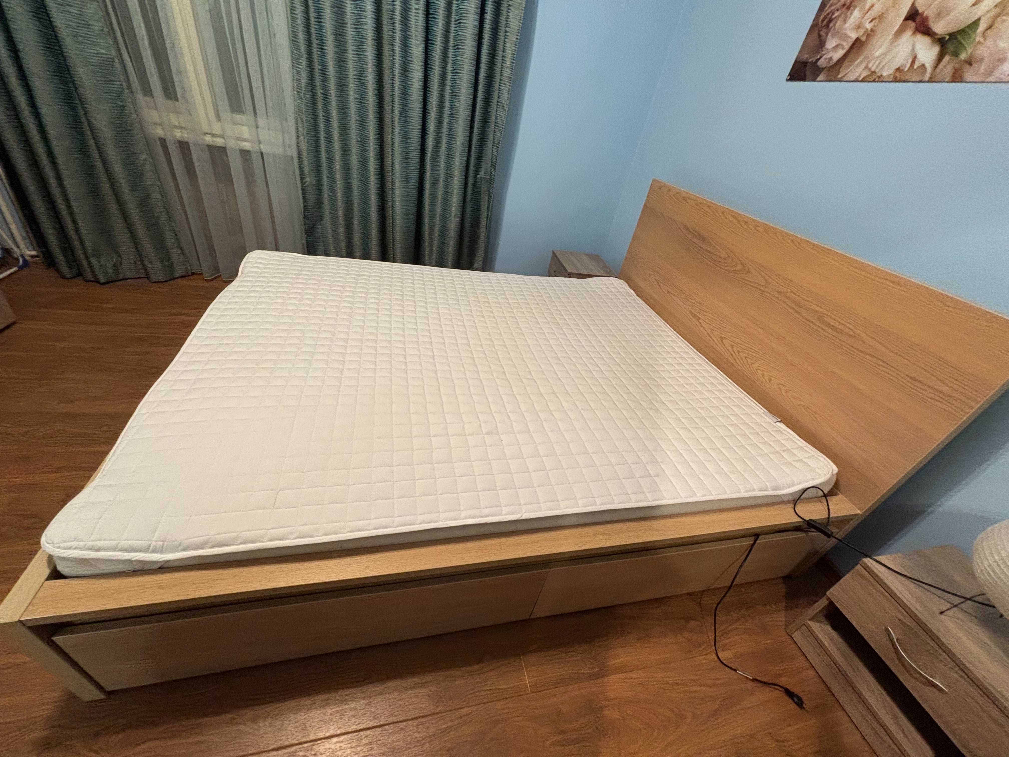Продава се: IKEA MALM високо легло 180×200 см с матрак и 4 чекмеджета