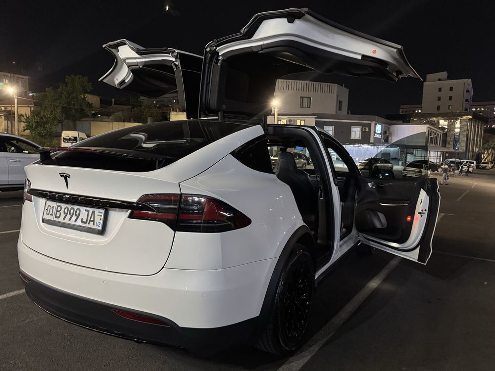 Tesla Model X 75D