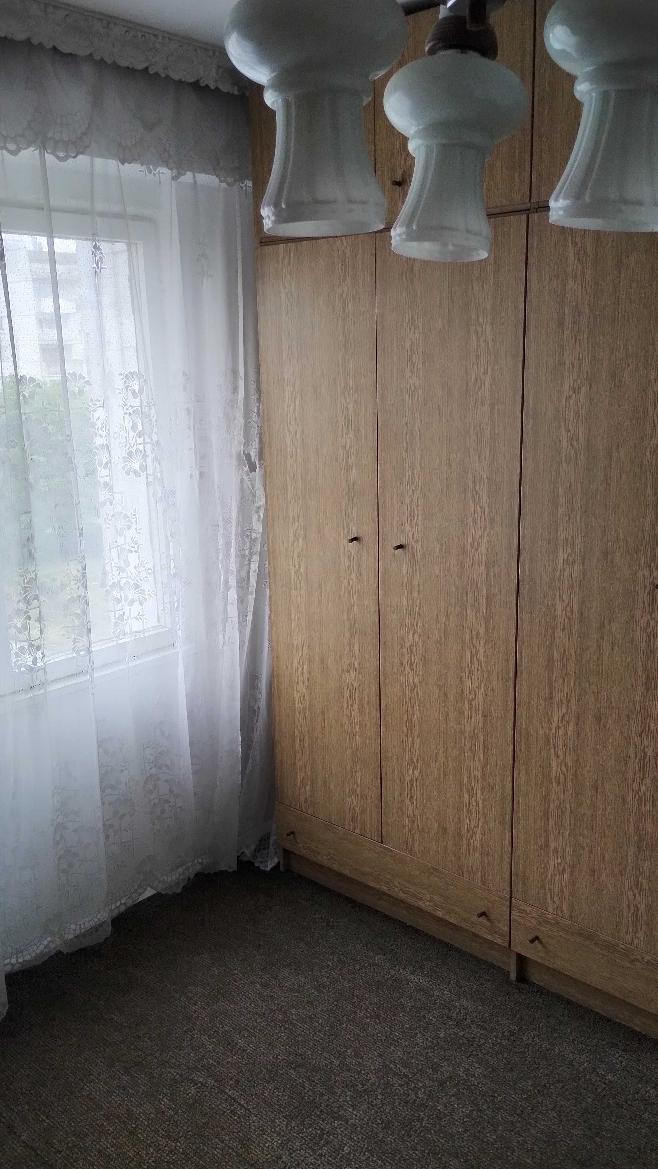 СОБСТВЕНИК продава двустаен в кв. Чародейка Север с наематели