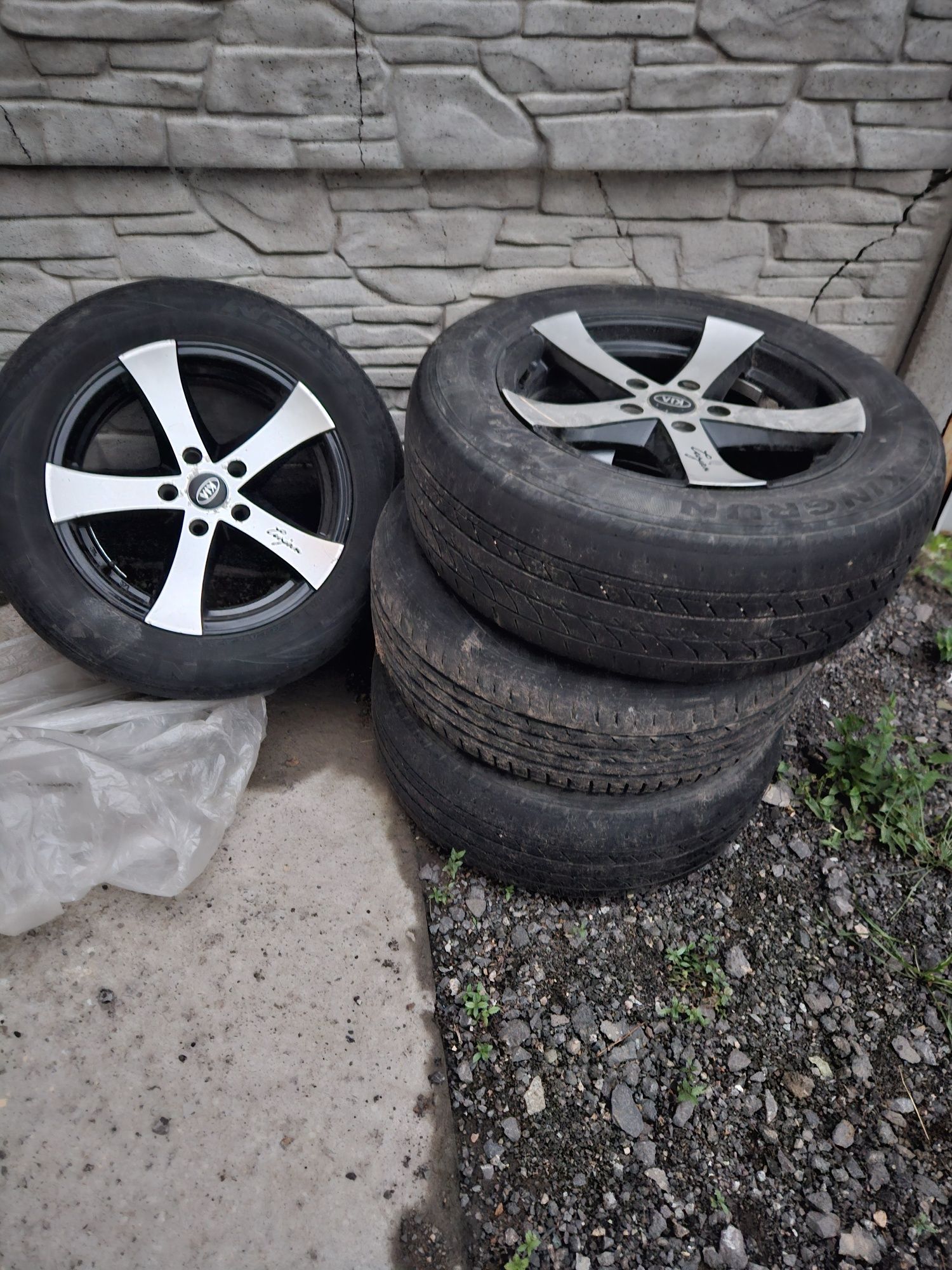 Продам титановый диск с шинами
